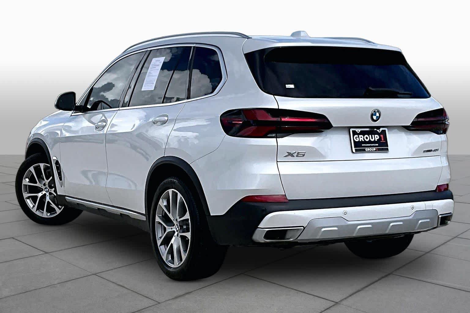 Used 2024 BMW X5 sDrive40i w/ Premium Package RWD image 11