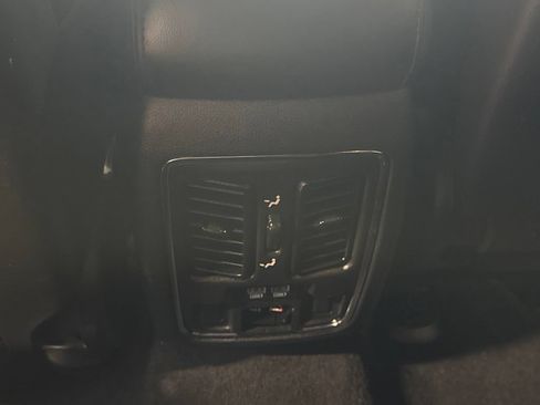 Used 2022 Jeep Grand Cherokee Limited AWD/4WD image 22