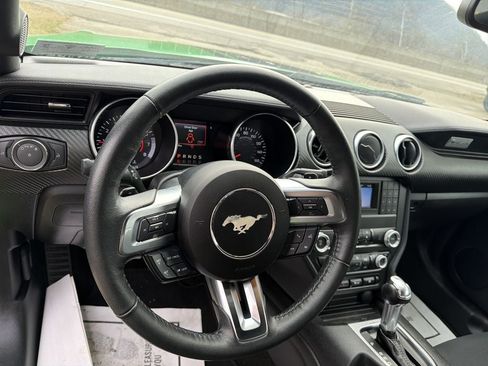 Used 2019 Ford Mustang Coupe RWD image 15