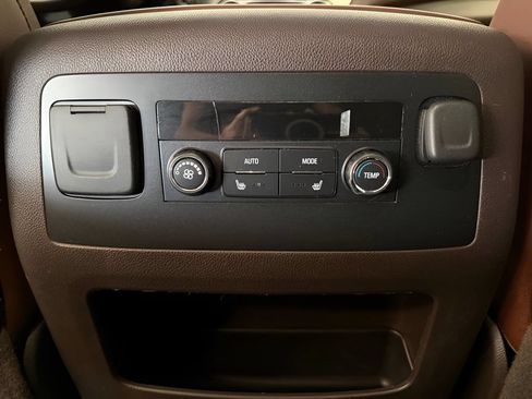 Used 2016 Chevrolet Tahoe LTZ AWD/4WD image 18
