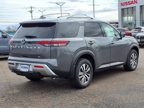 New 2025 Nissan Pathfinder SL image 7