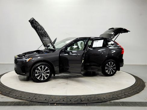 Used 2024 Volvo XC60 B5 Plus w/ Protection Package Premier image 12
