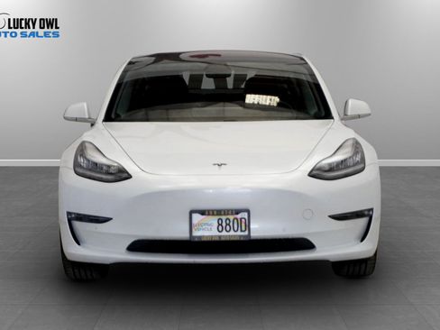 Used 2018 Tesla Model 3 Mid Range RWD image 2