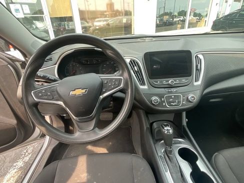 Used 2020 Chevrolet Malibu LS w/ LPO, Convenience Package 1 FWD image 7