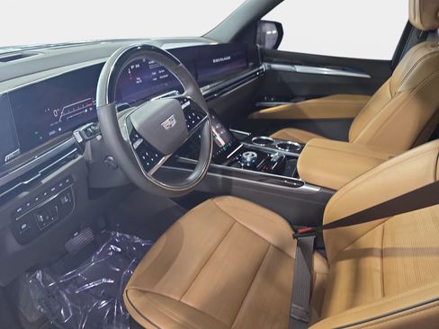 Used 2025 Cadillac Escalade Premium Luxury w/ Touring Package image 16