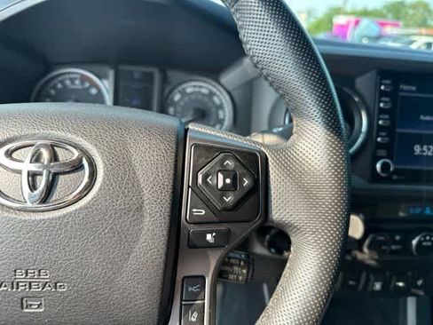 Used 2021 Toyota Tacoma TRD Off-Road w/ Technology Package AWD/4WD image 12
