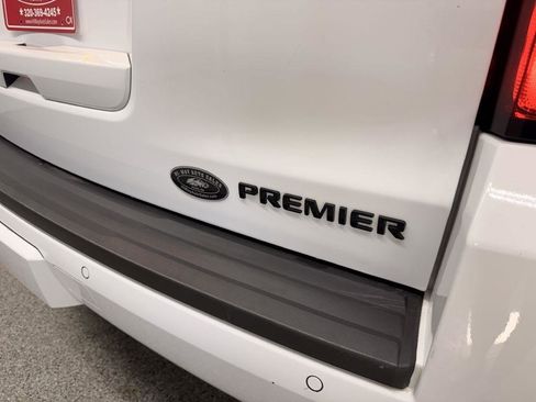 Used 2019 Chevrolet Suburban Premier AWD/4WD image 7