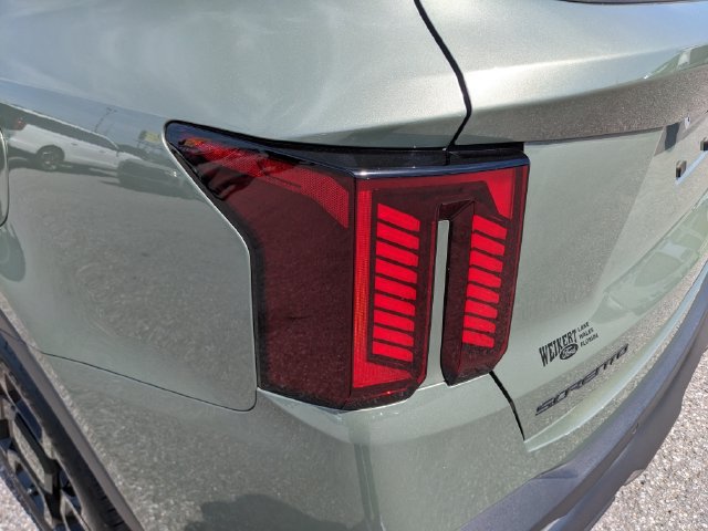 Used 2025 Kia Sorento SX Prestige AWD/4WD image 11