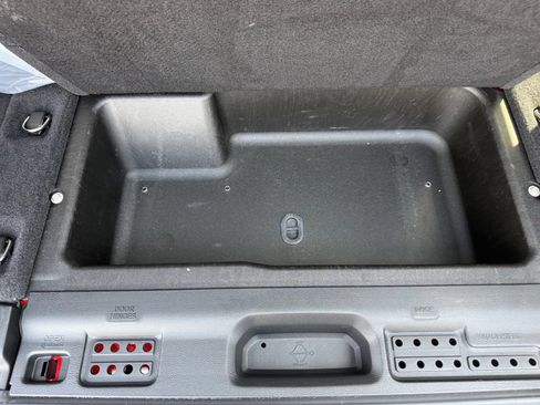 Used 2025 Jeep Wrangler Unlimited Sahara w/ Safety Group AWD/4WD image 44