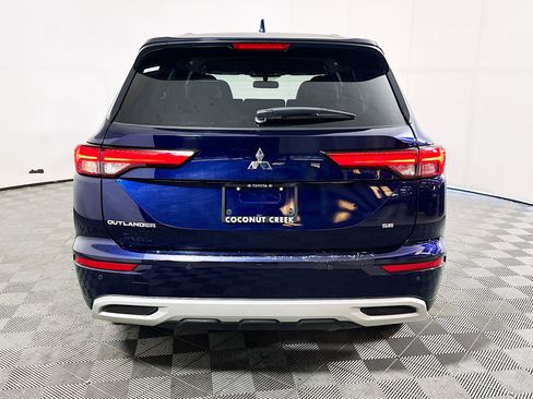 Used 2023 Mitsubishi Outlander SE FWD image 4
