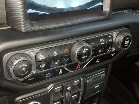 Used 2021 Jeep Wrangler Unlimited Rubicon 4xe w/ Steel Bumper Group AWD/4WD image 9