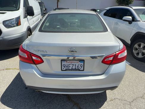 Used 2016 Nissan Altima 2.5 S w/ Power Driver Seat Package FWD image 5