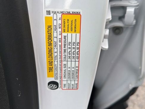 Used 2021 GMC Terrain SLE w/ Driver Convenience Package image 52