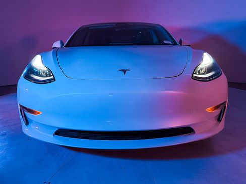 Used 2023 Tesla Model 3 Standard Range RWD image 5