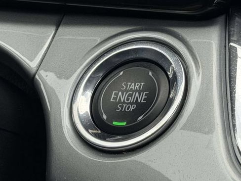 Used 2025 Chevrolet Trax LT w/ LT Convenience Package FWD image 30