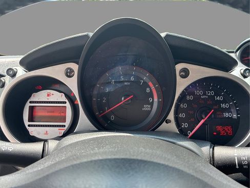 Used 2010 Nissan 370Z Roadster RWD image 19