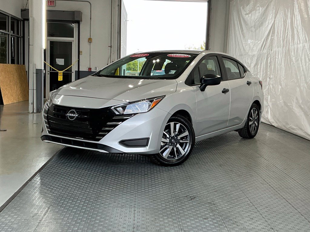 Used 2023 Nissan Versa S w/ S Plus Package FWD image 2