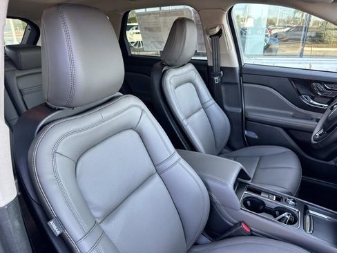 New 2026 Lincoln Corsair Premiere FWD image 19
