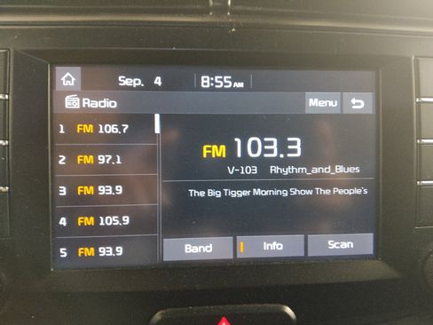 Used 2020 Kia Soul S FWD image 25