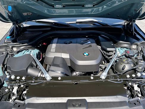 Certified 2025 BMW 530i image 32