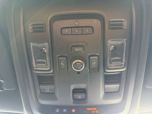 Used 2022 Chevrolet Suburban RST w/ Luxury Package image 32