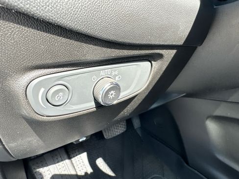 Used 2022 Chevrolet Equinox RS w/ RS Leather Package AWD/4WD image 19