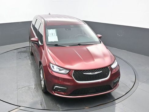 Used 2023 Chrysler Pacifica Touring-L AWD/4WD image 49
