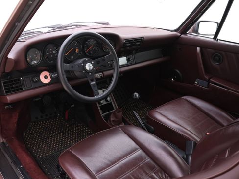 Used 1987 Porsche 911 Carrera image 4