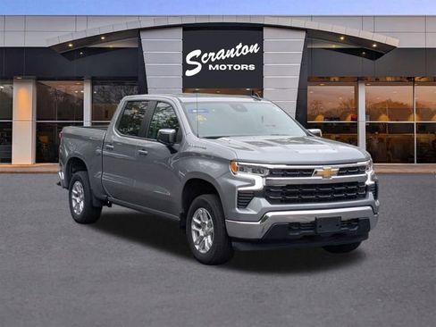 Used 2024 Chevrolet Silverado 1500 LT AWD/4WD image 7
