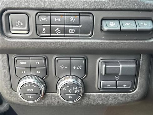 Certified 2023 GMC Yukon AT4 w/ AT4 Premium Plus Package AWD/4WD image 27