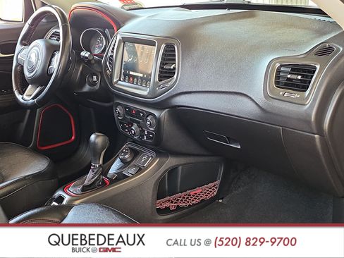 Used 2020 Jeep Compass Trailhawk AWD/4WD image 28