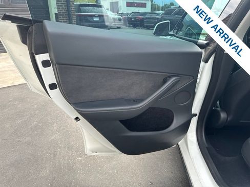 Used 2023 Tesla Model Y Long Range AWD/4WD image 15