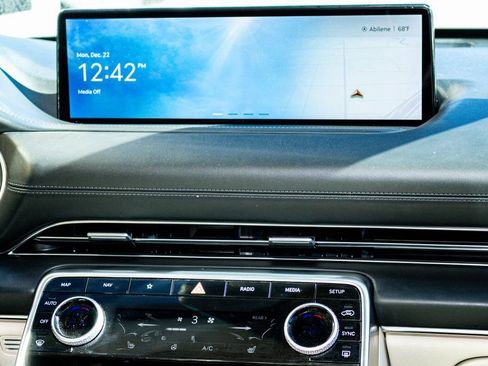 Used 2023 Genesis GV80 2.5T image 13