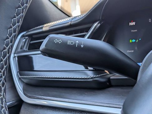 Used 2022 Jeep Grand Cherokee Overland w/ Advanced Protech Group III image 29