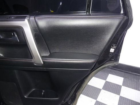 Used 2015 Toyota 4Runner Limited image 26