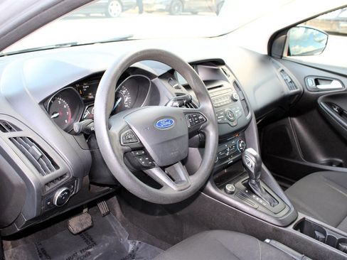 Used 2016 Ford Focus SE image 15