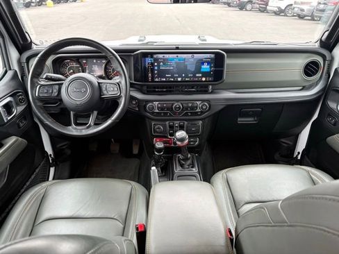 Used 2024 Jeep Gladiator Mojave image 12