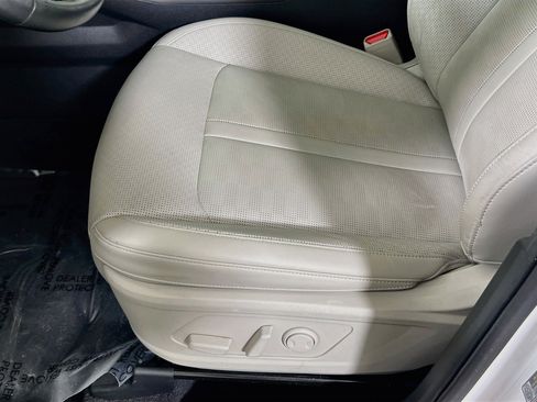 Used 2024 Kia Sorento S w/ Panoramic Sunroof Package image 19