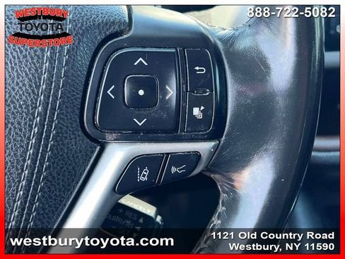 Used 2017 Toyota Highlander XLE AWD/4WD image 27