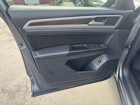 Used 2021 Volkswagen Atlas SE image 14