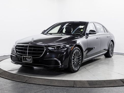 Used 2023 Mercedes-Benz S 580e 4MATIC Sedan image 3
