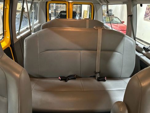 Used 2011 Ford E-150 and Econoline 150 Wagon image 50