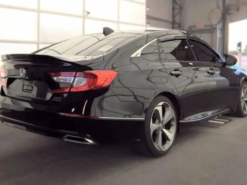 Used 2019 Honda Accord Touring image 3
