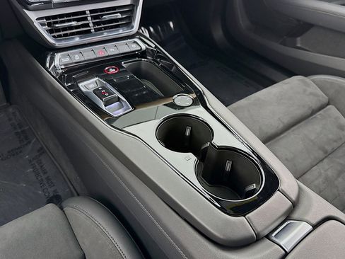 Used 2022 Audi e-tron GT Premium Plus image 6