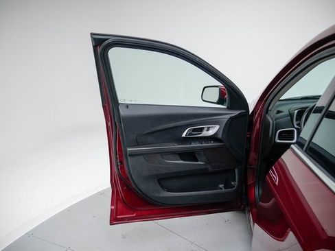 Used 2017 Chevrolet Equinox LT w/ Convenience Package image 17