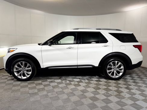 Used 2022 Ford Explorer Platinum image 3