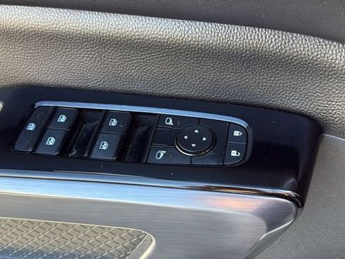 Used 2024 Nissan Pathfinder SL image 29