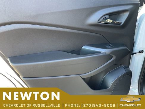New 2026 Chevrolet Trax RS w/ Sunroof Package FWD image 43