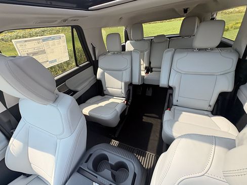 New 2027 Ford Expedition Max Platinum AWD/4WD image 34