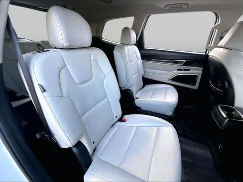 Certified 2025 Kia Telluride S FWD image 20